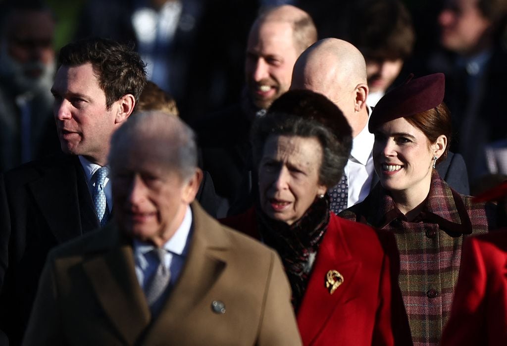Eugenia de York y su marido Jack Brooksban iban detrás del rey Carlos y la princesa Ana en la comitiva real