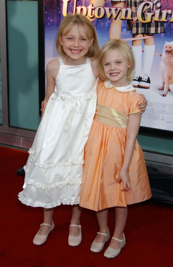 Dakota y Elle Fanning en la premiere de "Uptown Girls", 2003.