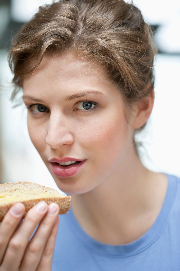 ¿Y si esa tostada de mantequilla que evitas en realidad fuera beneficiosa?