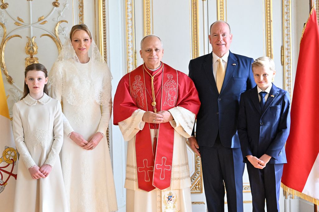 La princesa Charlene de Mónaco y su hija Gabriella en la visita del Papa León XIV, 2026.