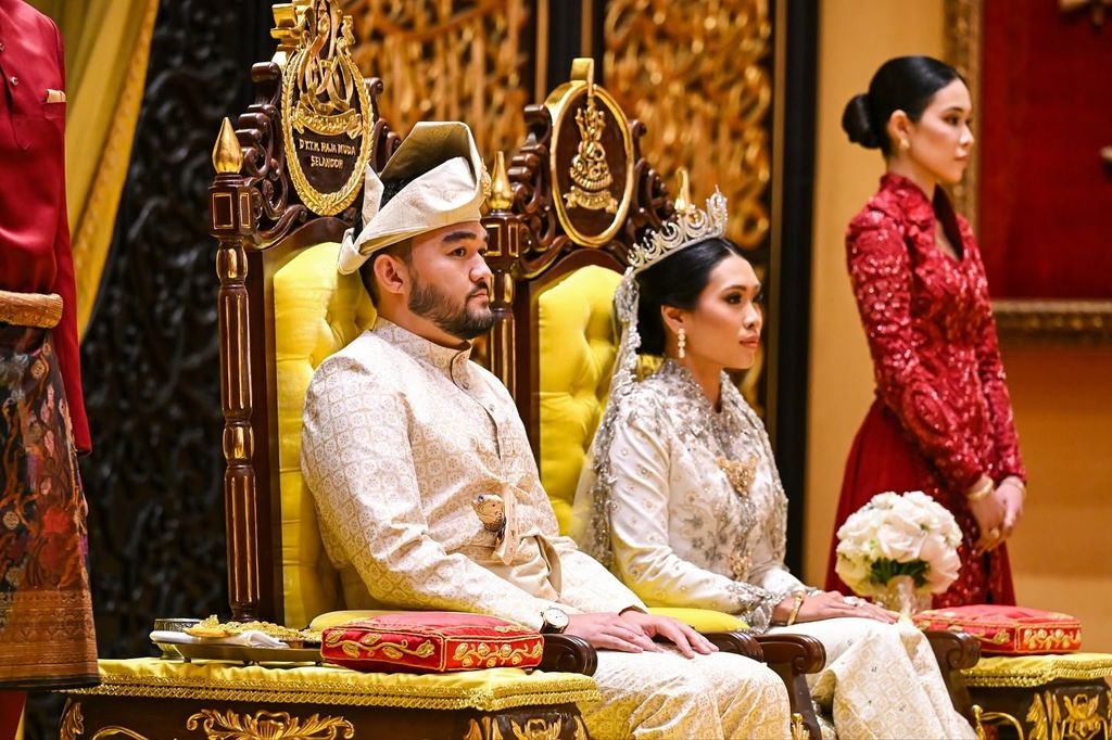 Amir Shah, príncipe heredero de Selangor, se casó con la princesa Afzaa Fadini en octubre de 2025, ellos pueden reinar en Malasia pero no será antes del 2039