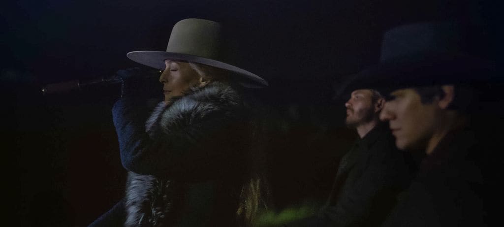 La serie plantea preguntas como: ¿Cambiarías quién eres y en qué crees para proteger lo que amas??