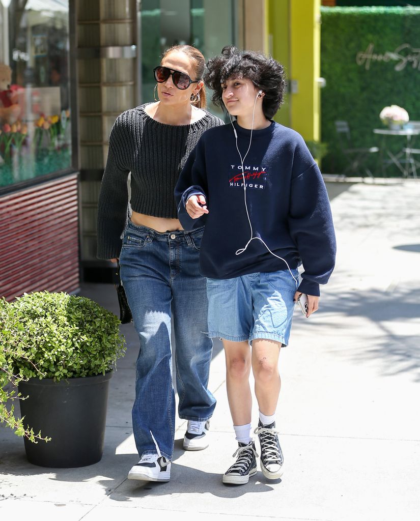 Emme Muñiz, uno de los retoños de Jennifer Lopez, está aprendiendo a conducir.
