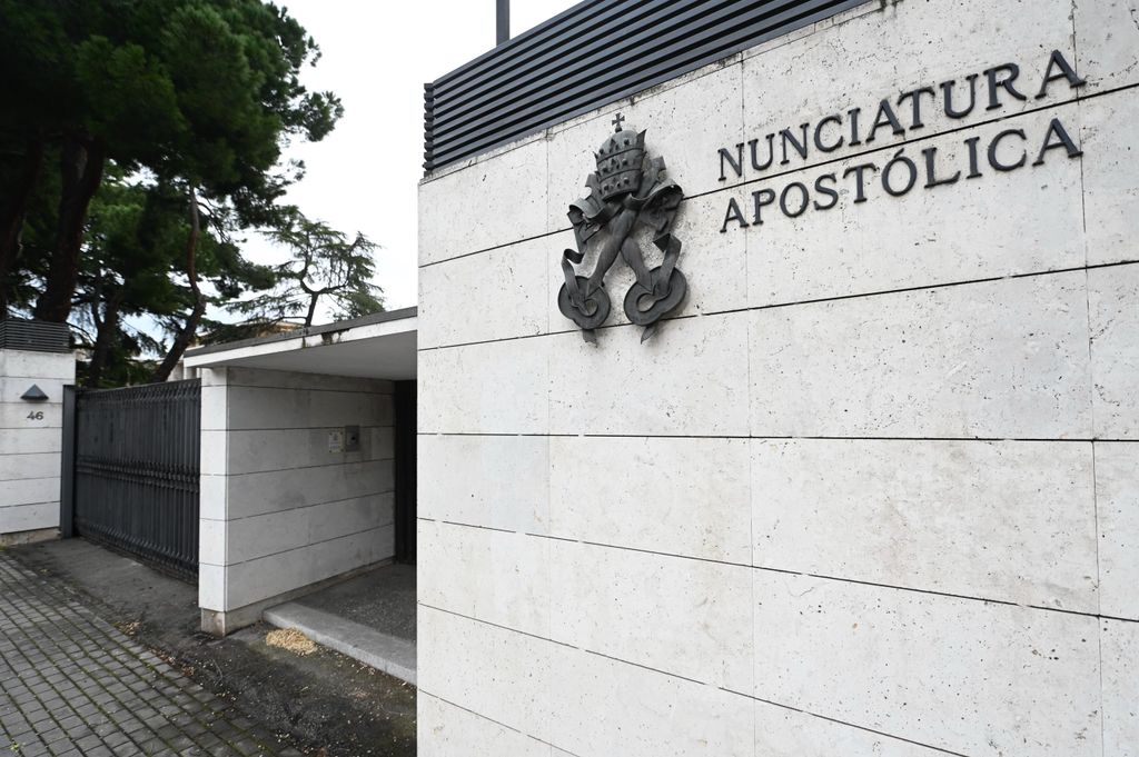 Entrada de la Nunciatura Apostólica de Madrid, situada en el Barrio de Chamartín 