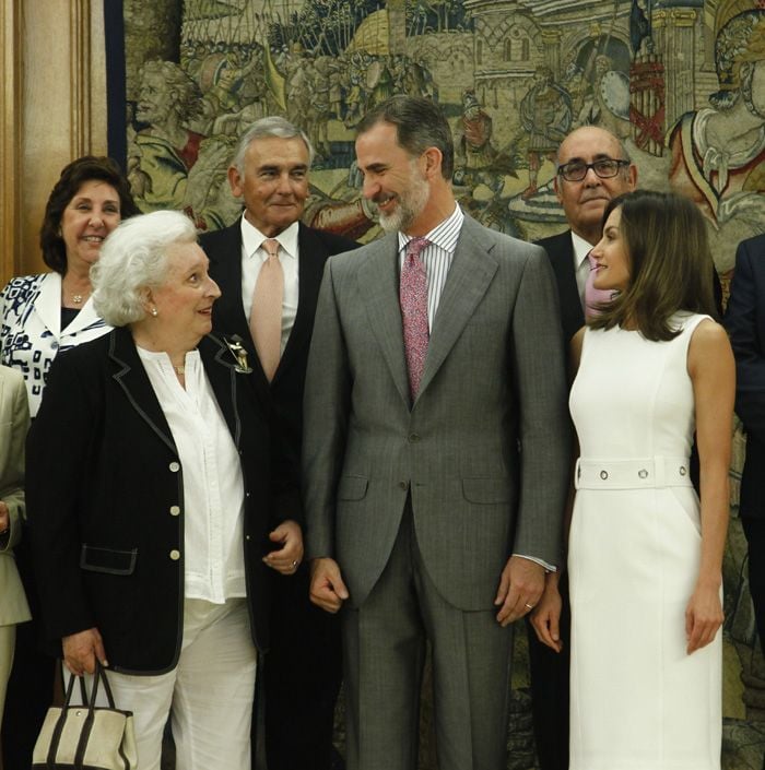 La infanta Pilar con los Reyes