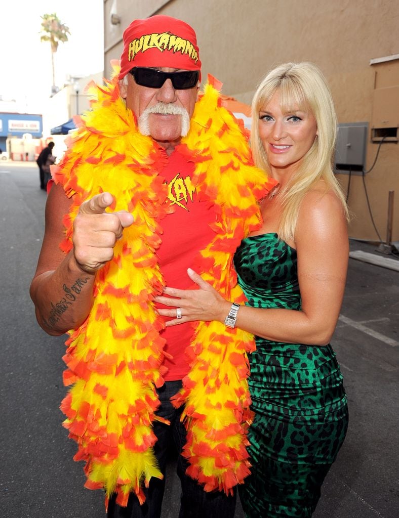 Hulk Hogan y Jennifer McDaniel en Sony Pictures Studios, en agosto de 2010 en Culver City, California. 