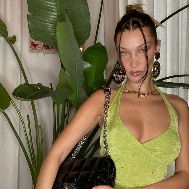 Bella Hadid con 'Slicked-back bun'
