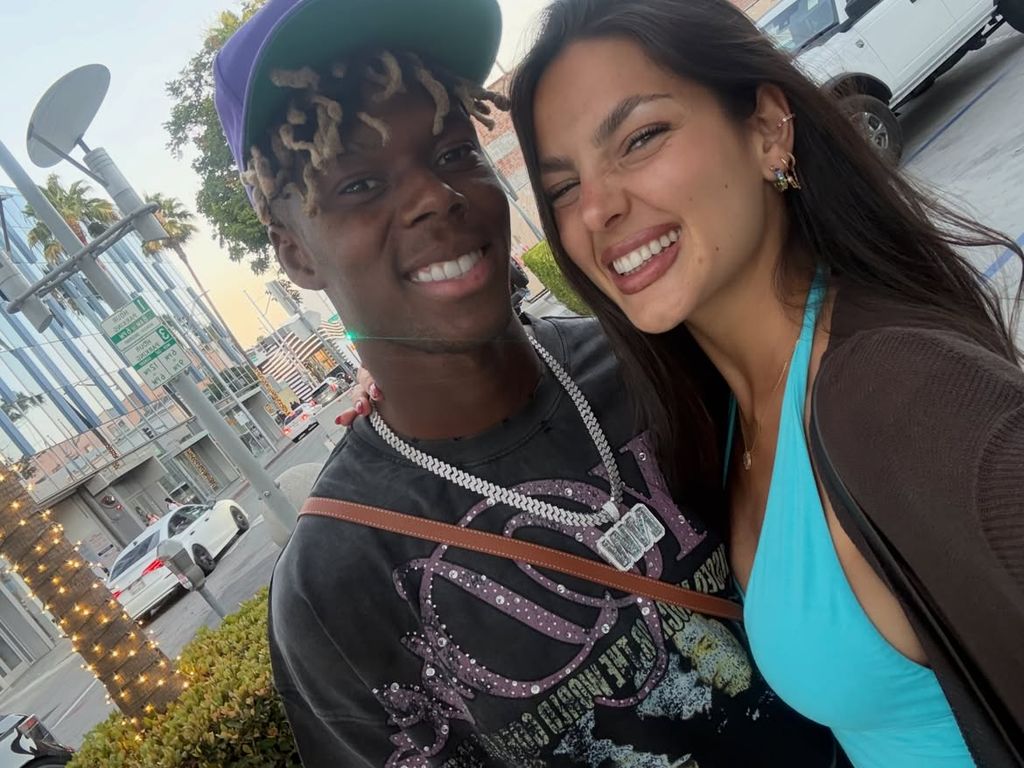 El futbolista de la selección española Nico Wiiliams, junto a su chica, Ainhi García