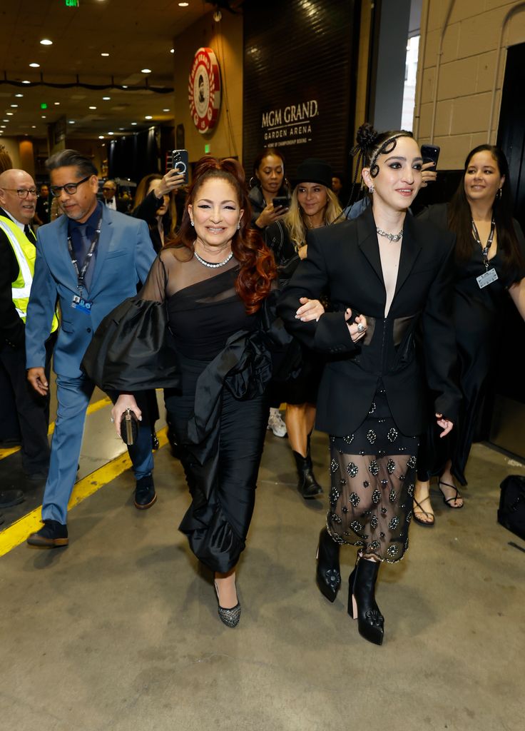 Emily aplaudió el triunfo de su mamá, quien está celebrando 50 años de carrera.