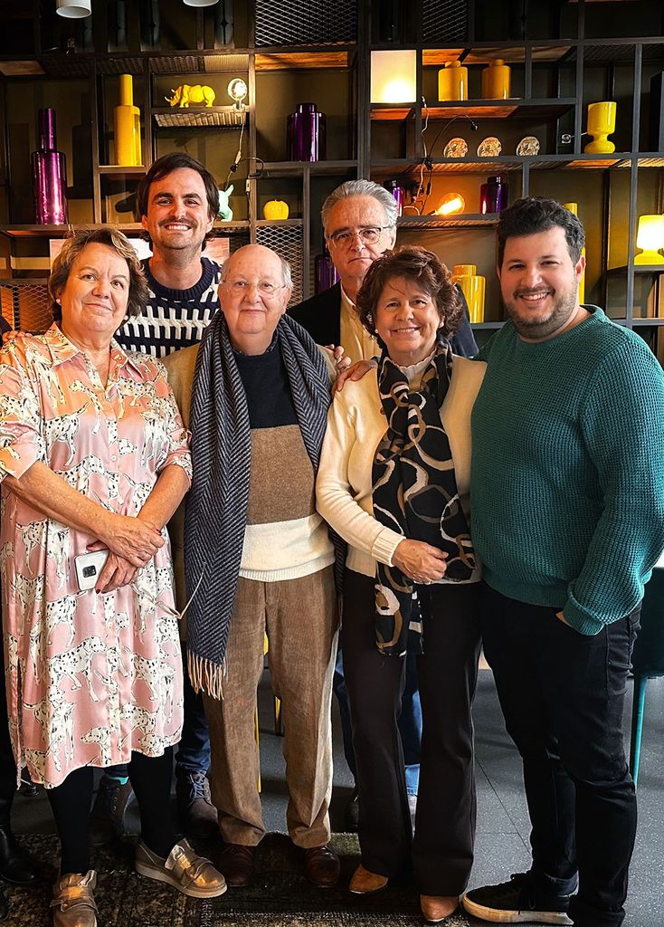 Sobre estas líneas, las familias en la prueba de menú. Enriqueta Picazo  y Federico Arias (madre y padre de Fede), Almudena García-Orea y José Luis Barrera (madre y padre de Borja).