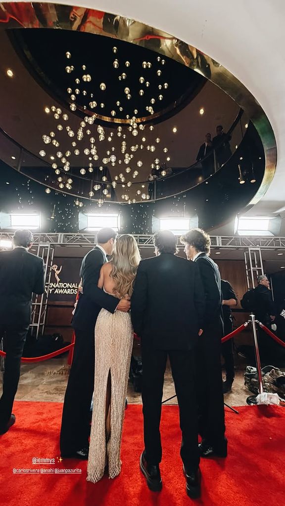 Anahí, Carlos Rivera y Juanpa Zurita deslumbraron a su paso por la alfombra roja de los International Emmy Awards