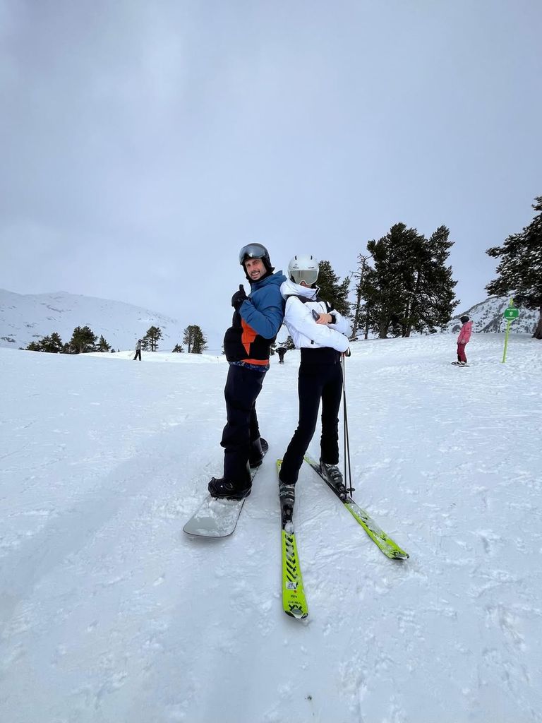 Melendi y su hija, en la nieve