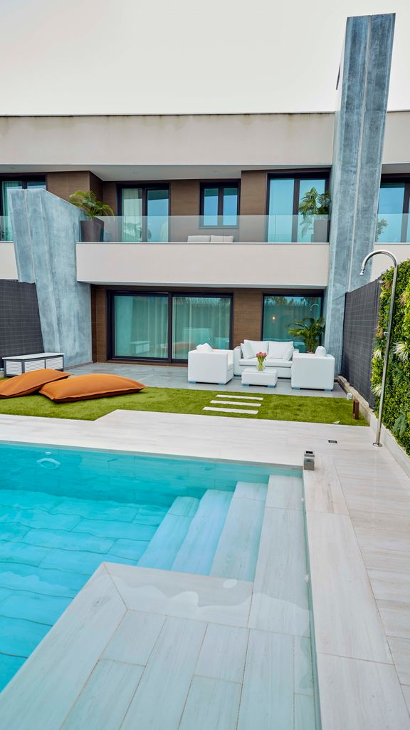 El impresionante exterior de la casa de David Bustamante