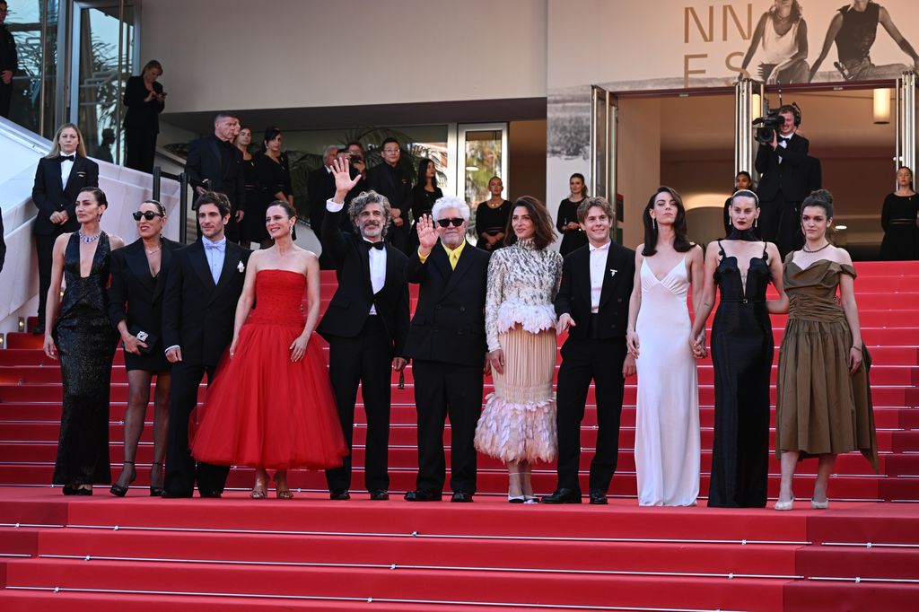 Todo el equipo de 'Amarga Navidad' en el Festival de Cannes