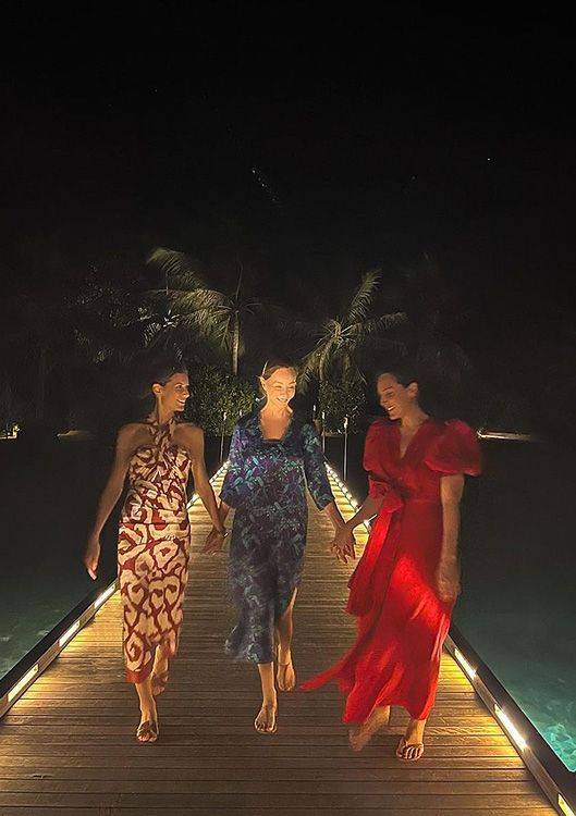 Tamara Falcó con su madre y su hermana en las Maldivas 