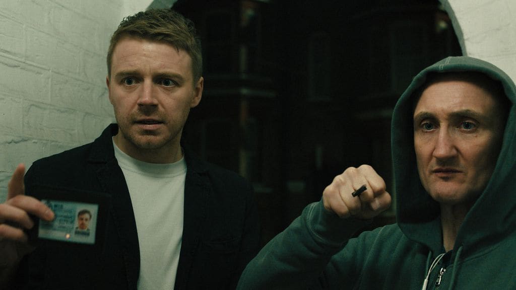 Jack Lowden es un brillante agente que tras un error es relegado a Slough House