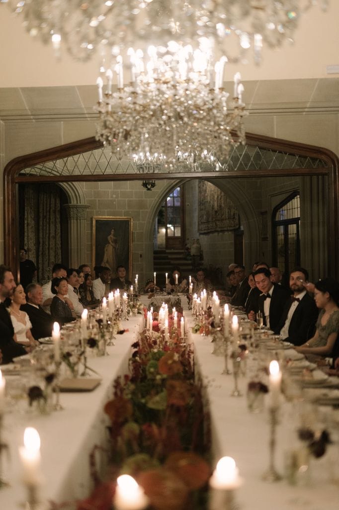 Tendencias de bodas 2026 decoración centro de varias mesas