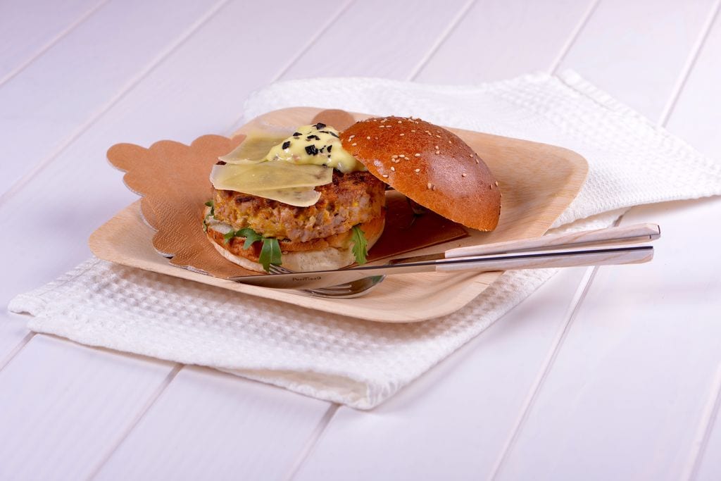 Hamburguesa de atún con mahonesa de anchoas