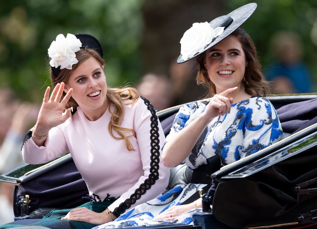Beatriz y su hermana Eugenia, en el Trooping The Colour 2019