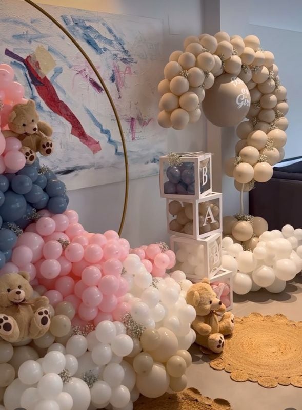 La fiesta en la que Alba Silva y Sergio Rico descubren si van a tener niño o niña
