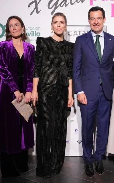 Manuela Villena con look de firma española.