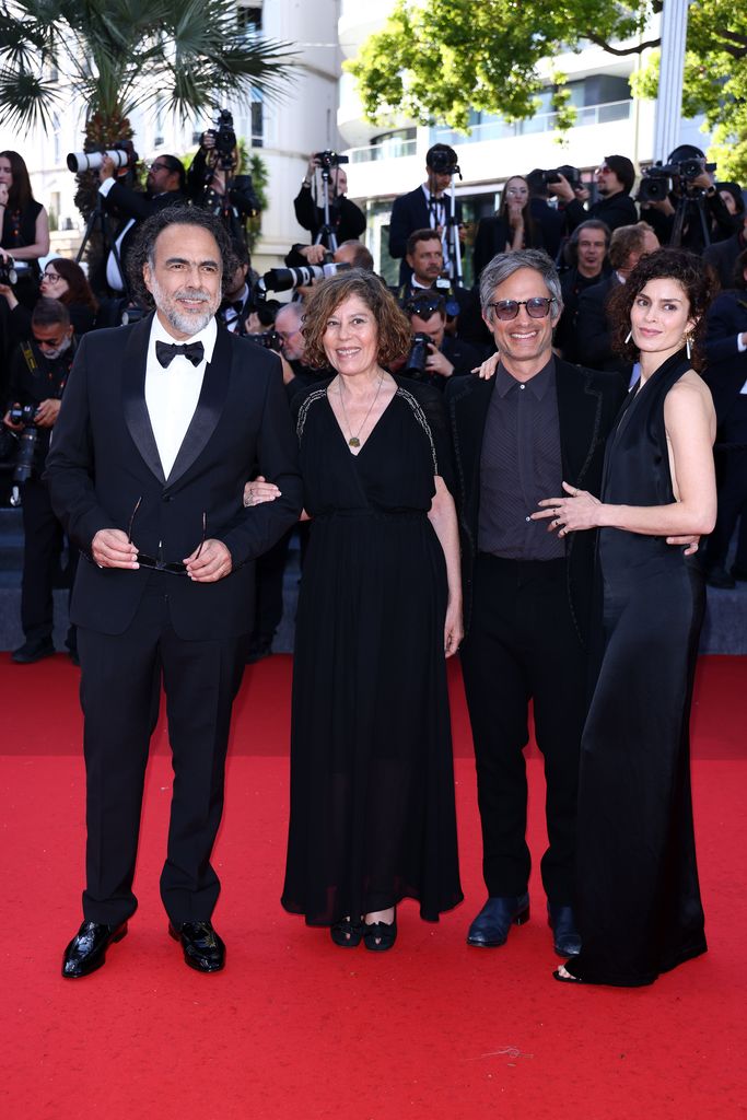 Alejandro González Iñárritu, Martha Sosa, Gael García Bernal y Fernanda Aragonés.