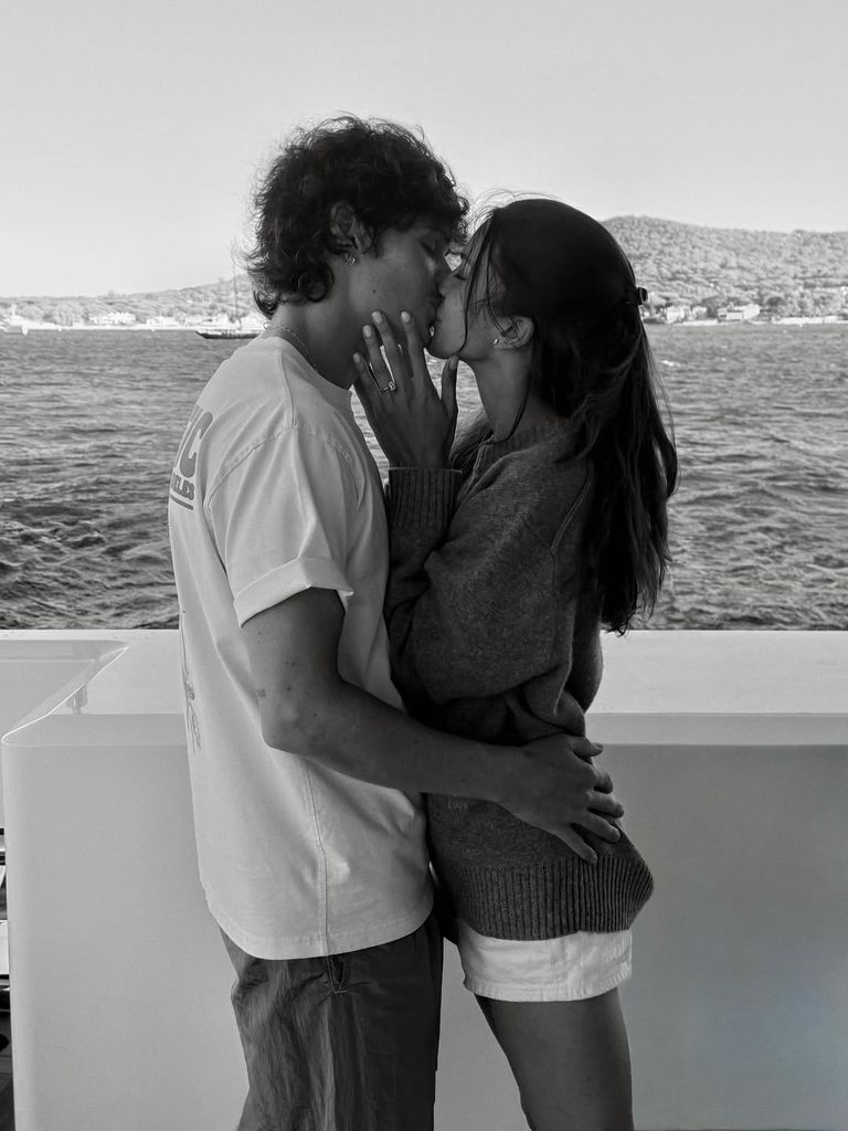 La romántica foto con la que anunciaron su compromiso 