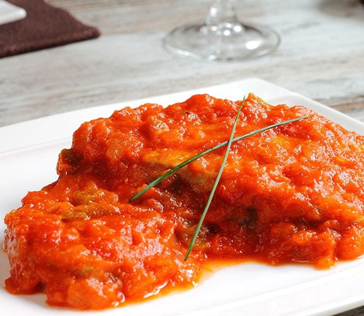 Bonito con tomate