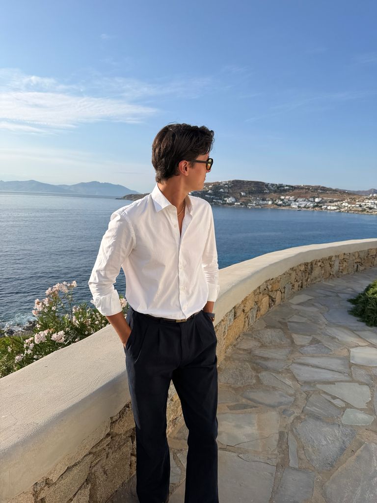 Nicolás de Dinamarca con su hermano Félix y su novia Benedikte de vacaciones en Grecia en el verano de 2026