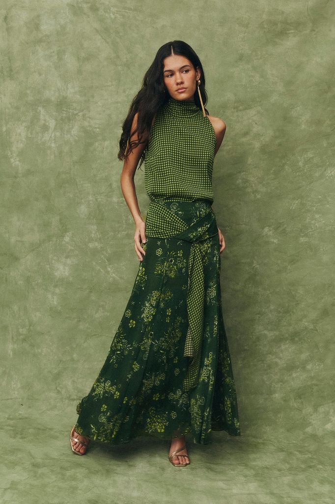 El vestido de Victoria Federica en la boda de Carmen Laffón y Jaime Palomar en Sevilla, 2026.