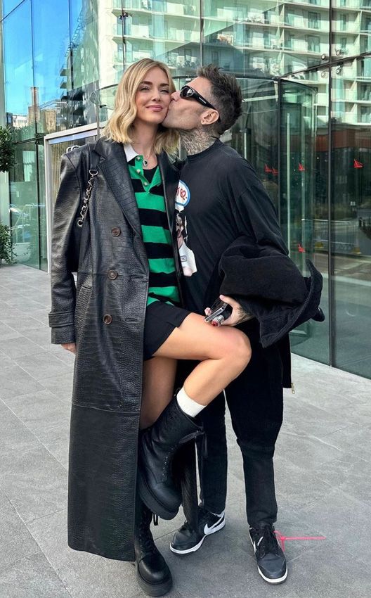 Chiara Ferragni se va de concierto con un jersey de Gigi Hadid y minifalda de Mango