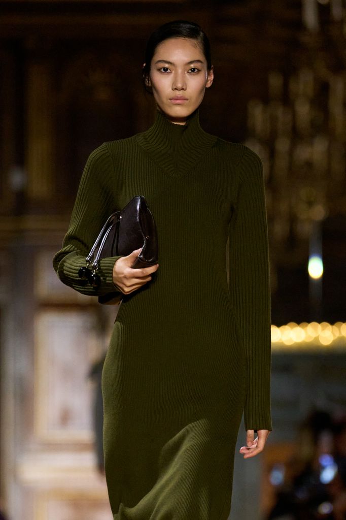 Hejia Li (Victoria Beckham Otoño/Invierno 2026-2027).