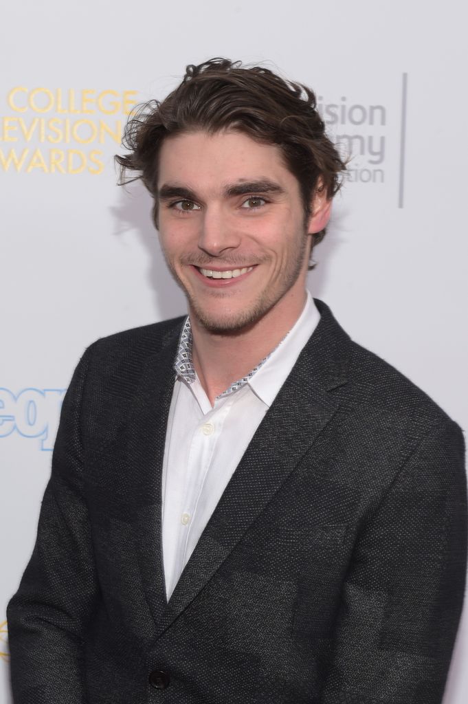 RJ Mitte falleció a los 34 años; las autoridades creen que se trató de un suicidio.