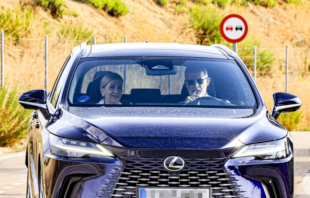 El rey Felipe y la infanta Cristina llegan a la boda