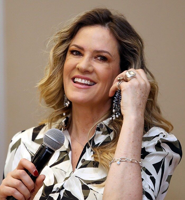 Rebecca de Alba