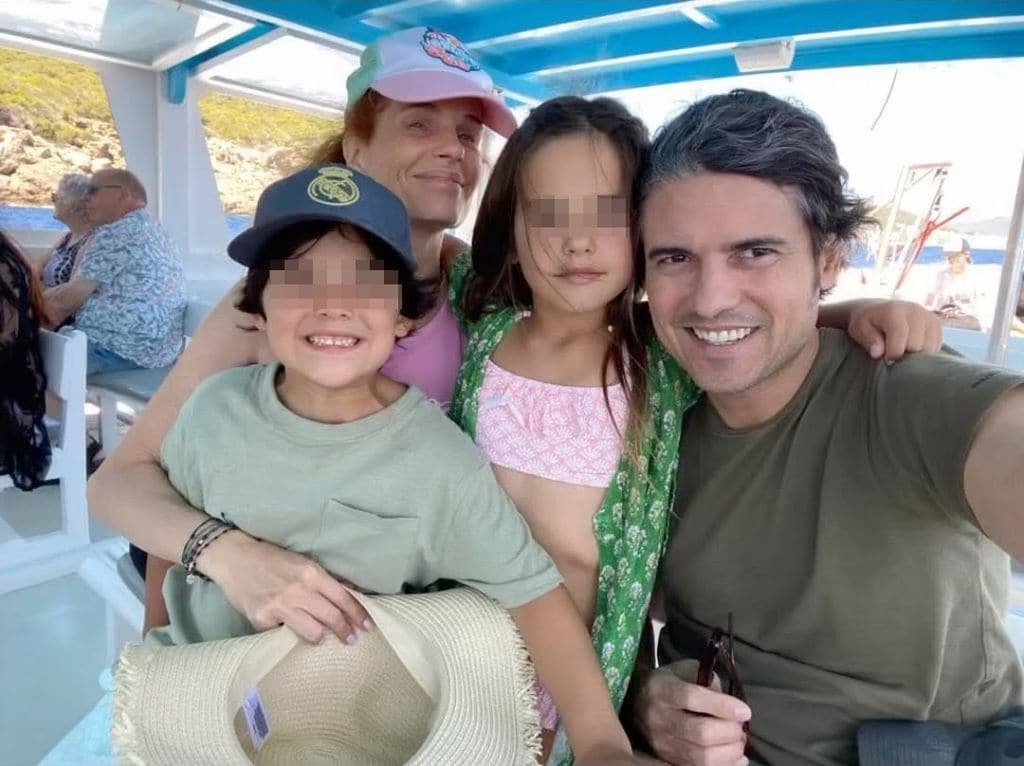 La emotiva Comunión de la hija de Olivia de Borbón, marcada por el reciente fallecimiento de su abuelo