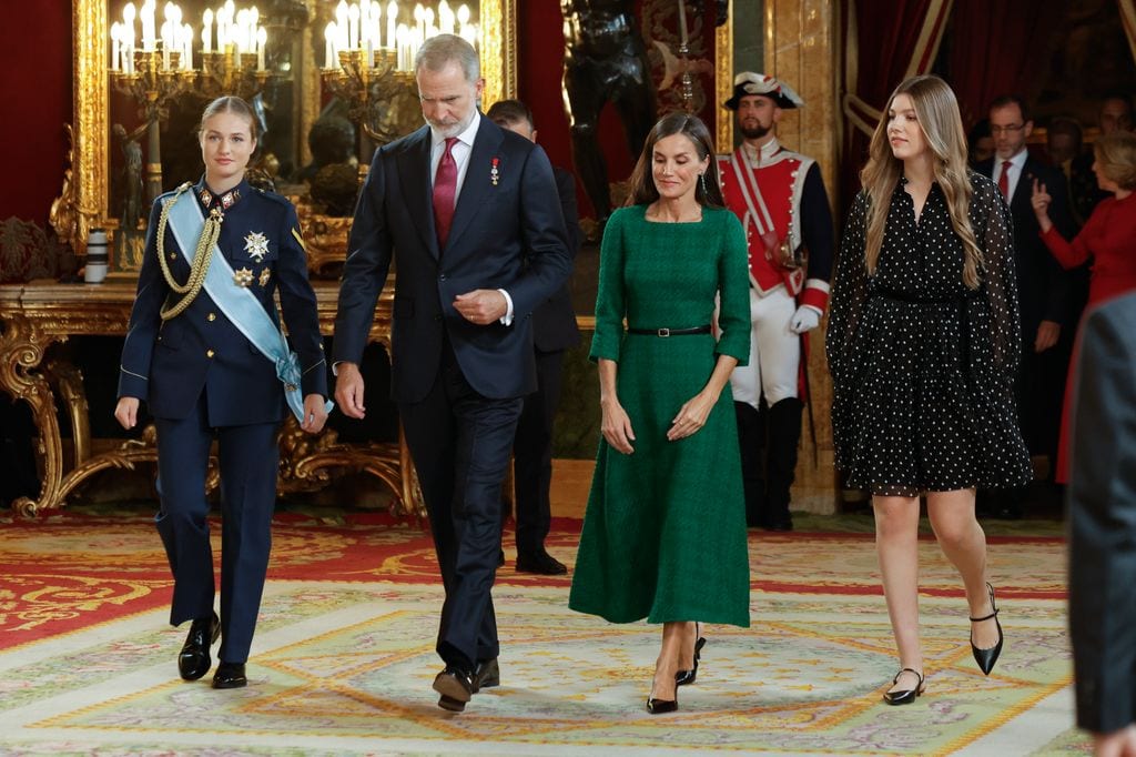 Los reyes Felipe y Letizia, junto a la princesa Leonor y la infanta Sofía, en la recepción por el Día de la Hispanidad
