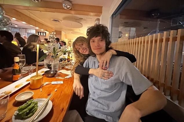 Billy Ray Cyrus felicita a su hija Miley Cyrus por su compromiso con Maxx Morando con esta foto 