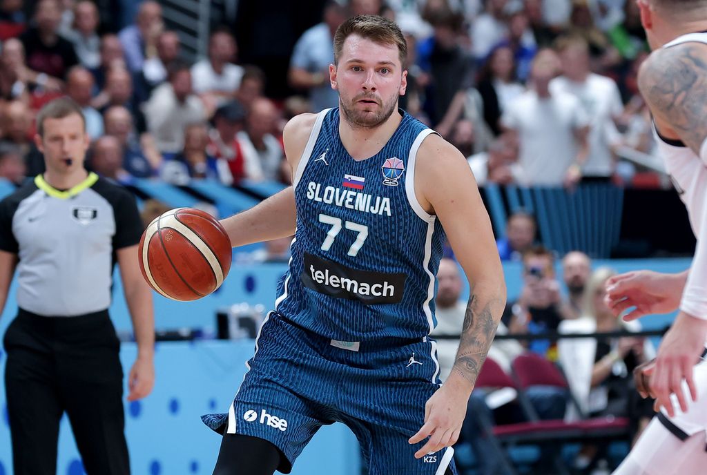 Luka Dončić durante el partido de cuartos de final del FIBA EuroBasket 2025 entre Alemania y Eslovenia, disputado el 10 de septiembre de 2025 en la Xiaomi Arena de Riga (Letonia).
