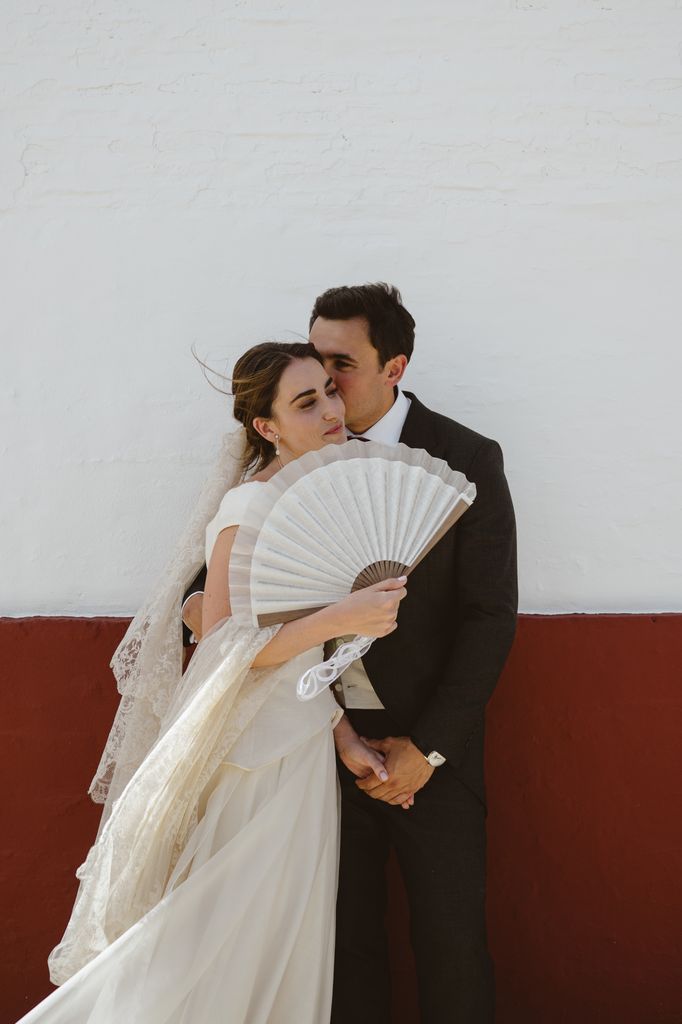 Boda en Sevilla con vestido de novia de Flor Fuertes
