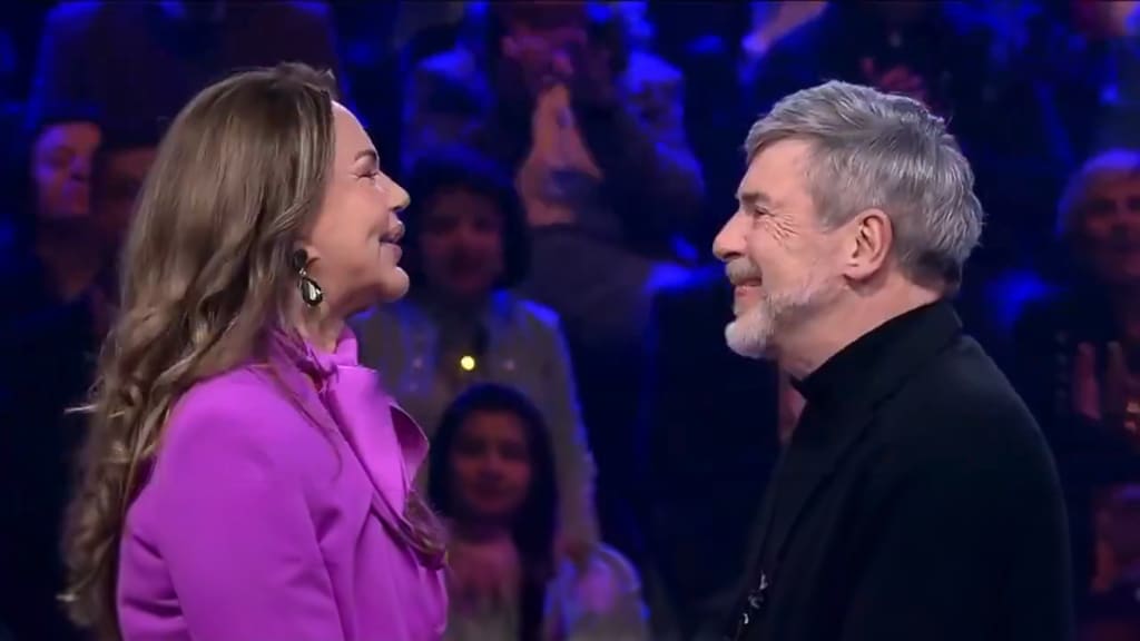 Plano medio de Carlos Mata y Jeanette Rodríguez en el programa de televisión '¡De viernes!'