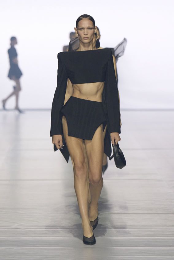 mugler040a