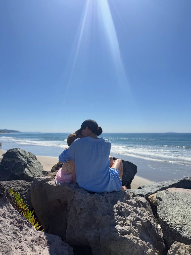 Meghan Markle compartió esta bella foto con Lilibet Diana por el Día Internacional de la Mujer.