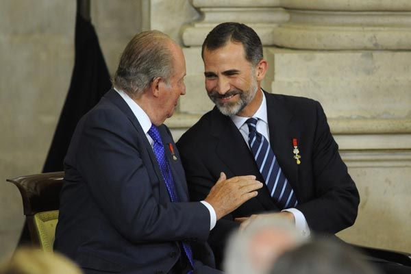 El cariño de padre e hijo se hizo más visible que nunca en el día de San Juan, el día que se celebra el santo de don Juan Carlos
