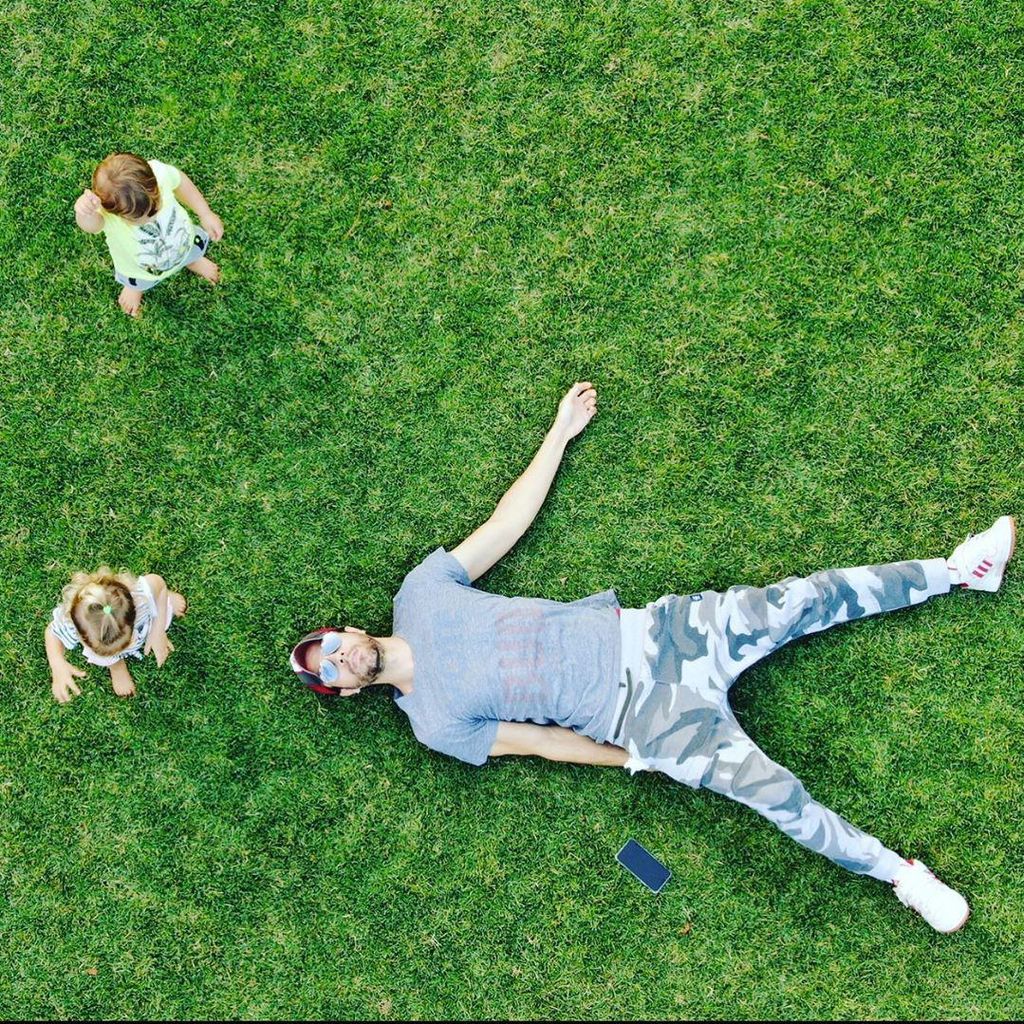Enrique Iglesias new photos with twins