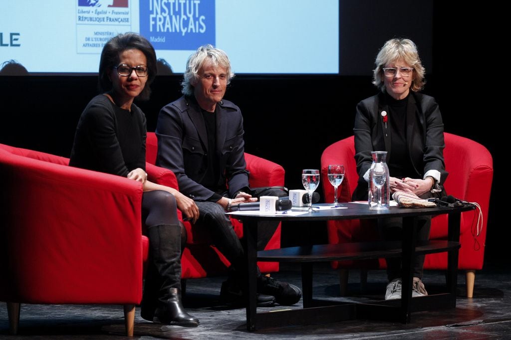 Mercedes Mila y Jesús Calleja con la presidenta de la Fundación para la Naturaleza y la Humanidad en un acto de 'La hora del planeta'.