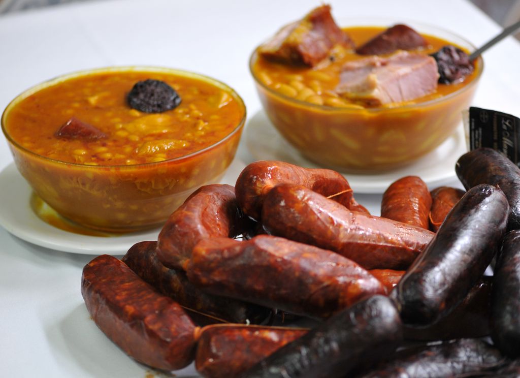 Fabada, uno de los platos estrella de La Copita Asturiana