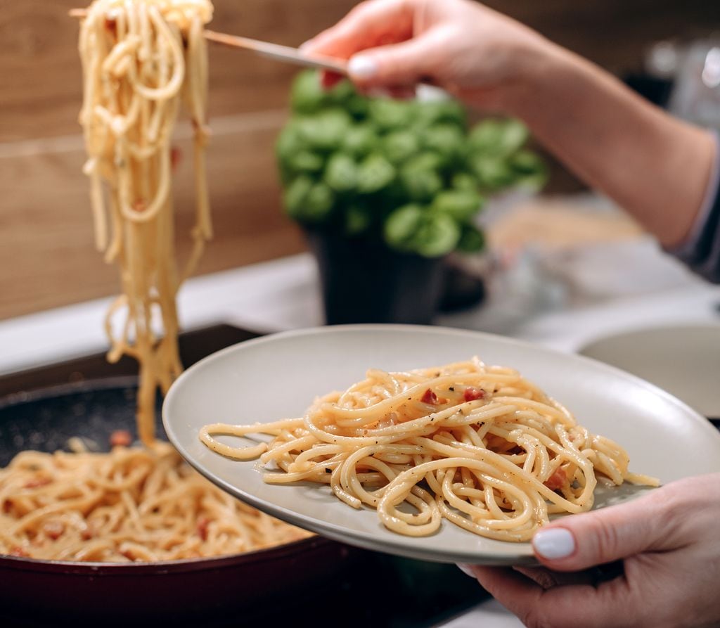 Los espaguetis carbonara, con guanciale y sin nata