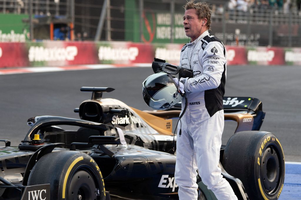 Brad Pitt grabando unas escenas de 'F1: La película' en octubre pasado, en el GP de la Ciudad de México.