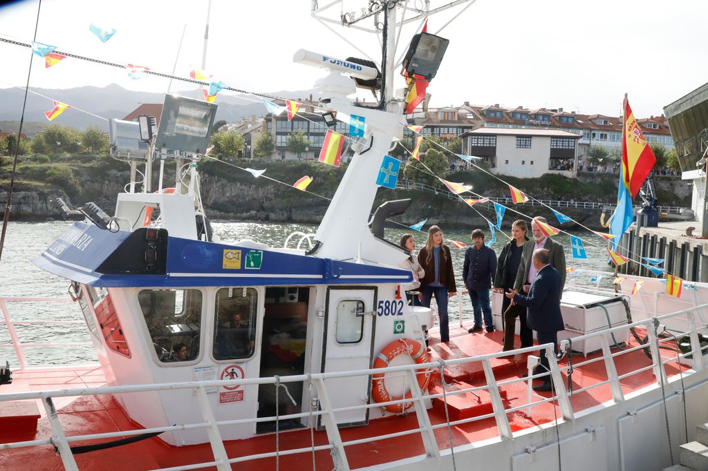 Los Reyes y sus hijas en el concejo de Llanes, Asturias